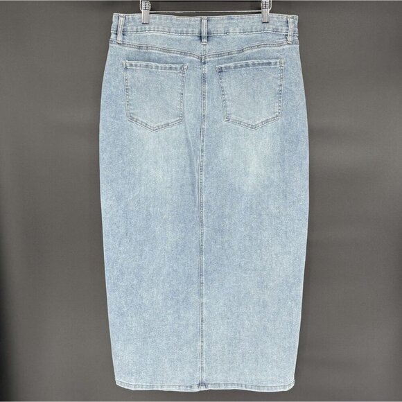 Women's Slit Front Denim Maxi Skirt Size 1X Blue Light Wash Preppy Trendy - Picture 2 of 8